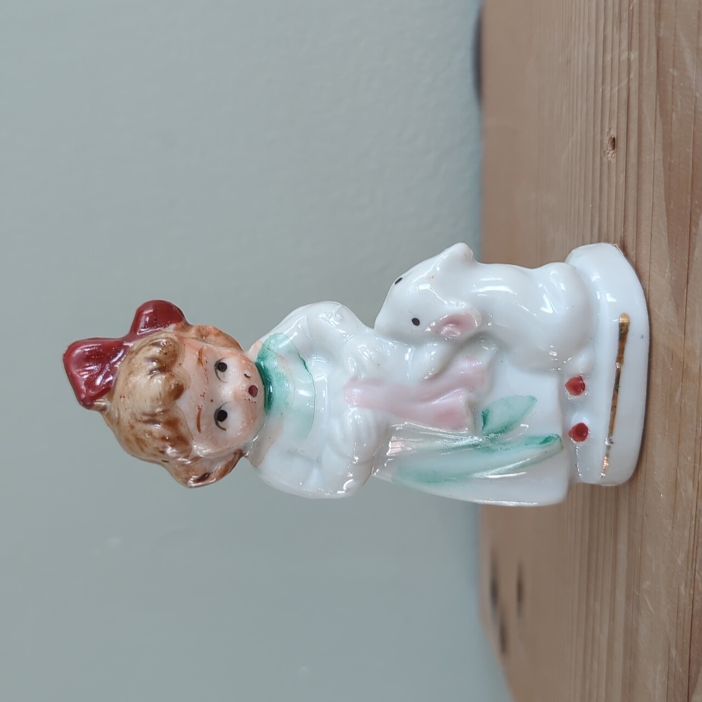Vintage 1950's Napco Ceramic Figurine, Little Girl with her Rabbit